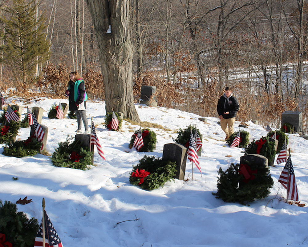 Haverhill's Wreaths Across America Effort Seeks Donations by Wednesday Deadline - WHAV News