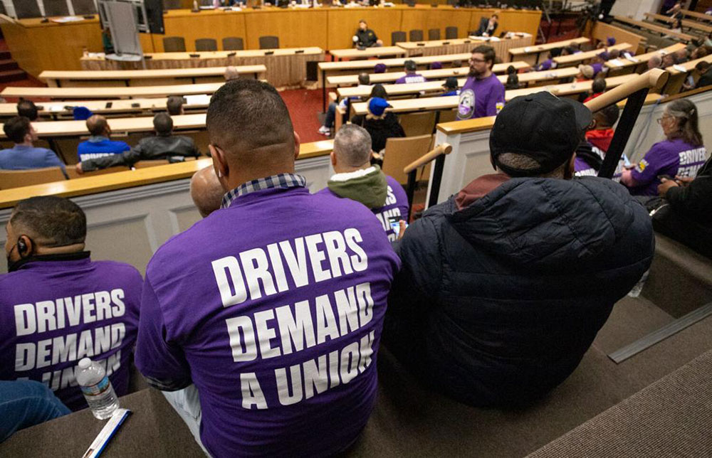 Rep. Vargas Bill Would Give Rideshare and Delivery Drivers Employee Status